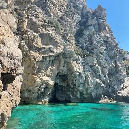 Prázdninový dům Maison Limitrophe Monaco Vue Mer Et Jardin *